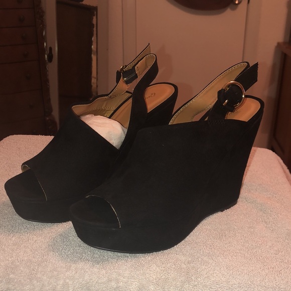 Qupid Shoes - NIB Qupid Black Wedges 8